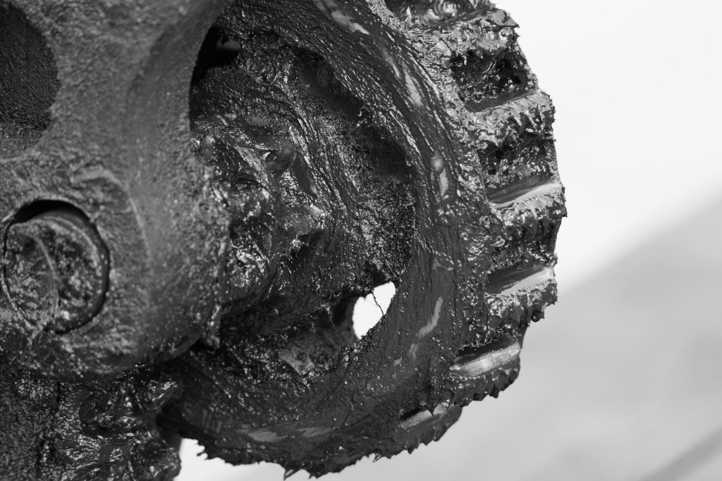 dicas de como remover óleo e graxa de peças